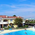 公寓 Cozy Ground-floor With Garden And Pool *