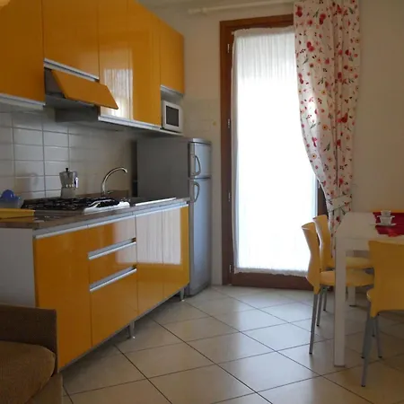 Cozy Ground-floor With Garden And Pool Daire Bibione