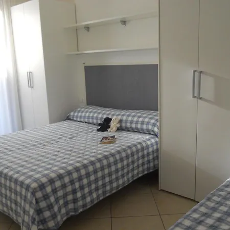 Cozy Ground-floor With Garden And Pool Daire Bibione